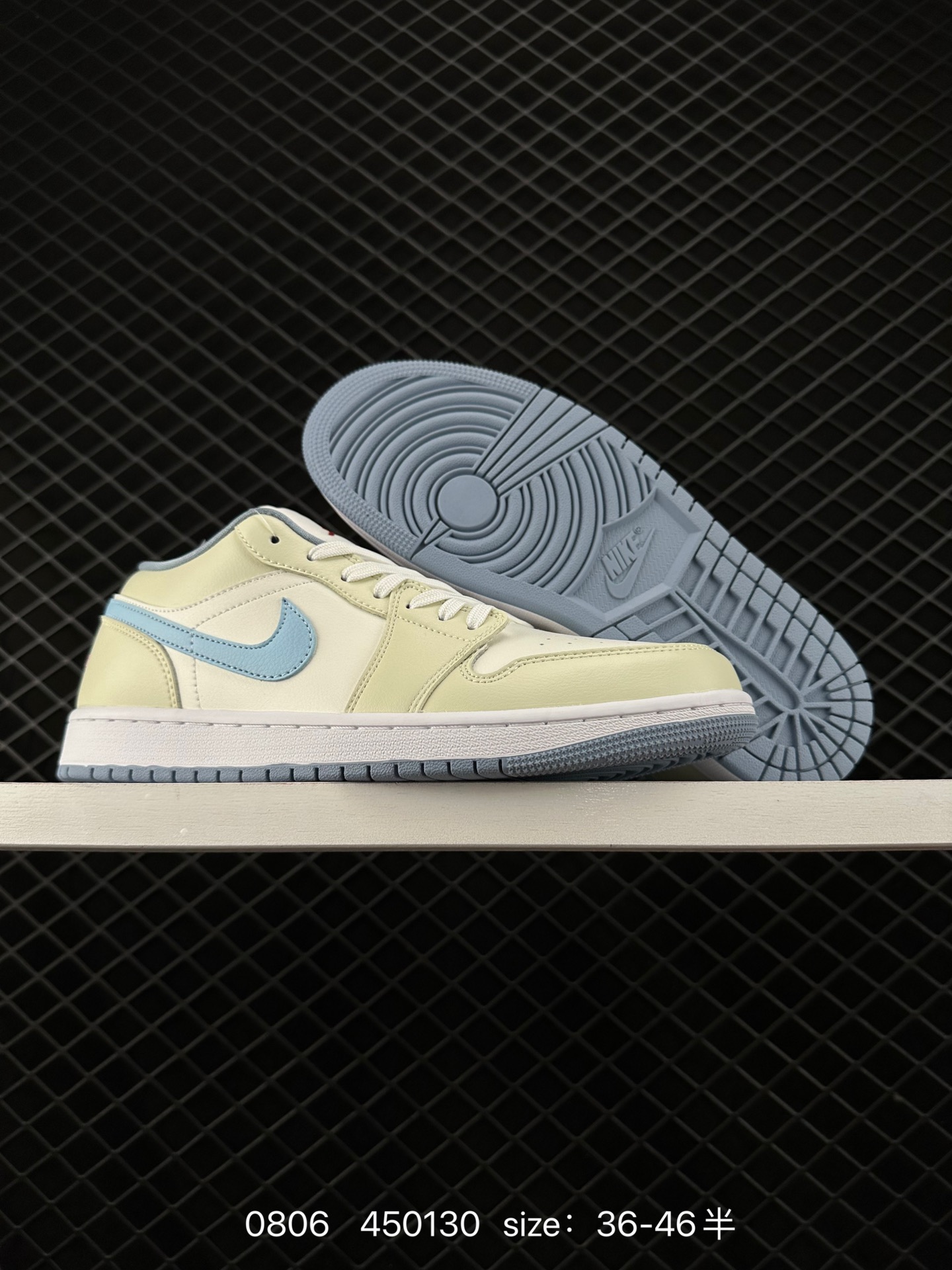 （NIKE）AIR JORDAN 1 MID